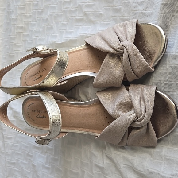 Clarks Margee Beth Gold Espadrille Wedge Sandals Vacation Resort Wear Boho - Picture 3 of 8